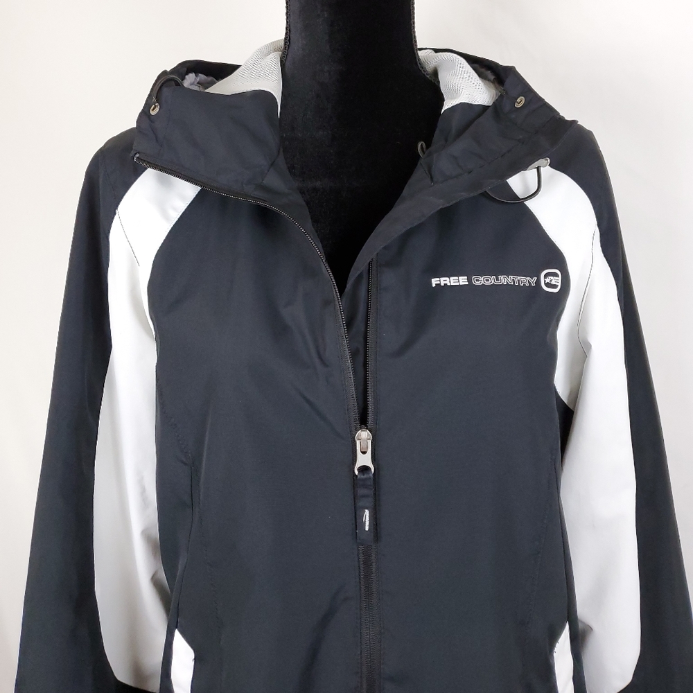 Free Country 🥰  Black-and-white jacket. Size medi